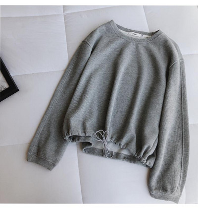 Bluza scurta de dama cu decolteu oval si cravate