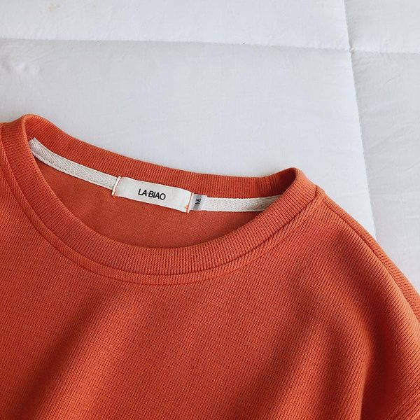 Bluza scurta de dama cu decolteu oval si cravate