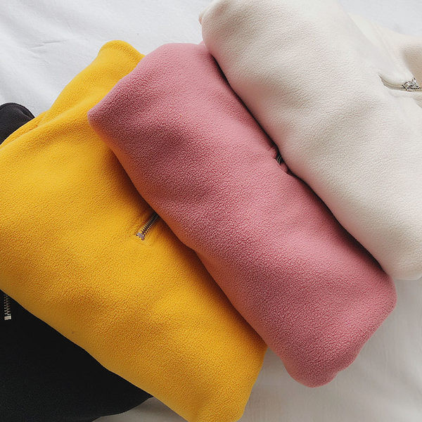 Női téli pulóver cipzárral és magas gallérral - négy színben