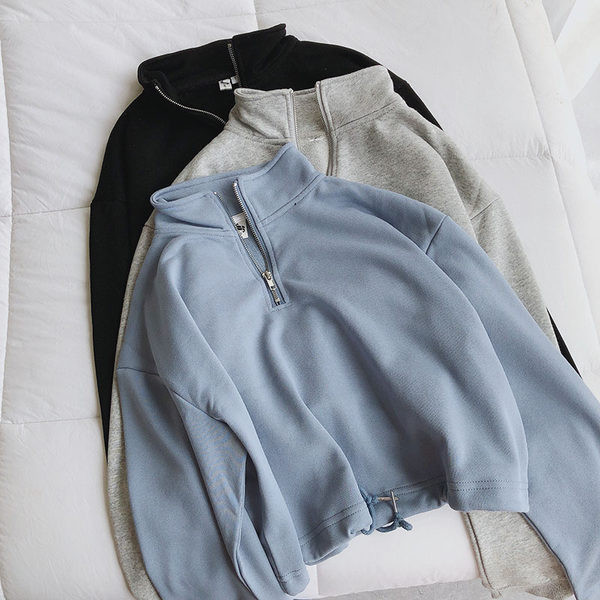 Egyszínű női pulóver magas gallérral, három színben