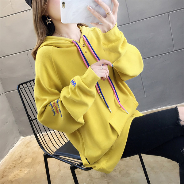 Μονόχρωμο γυναικείο φούτερ με κουκούλα