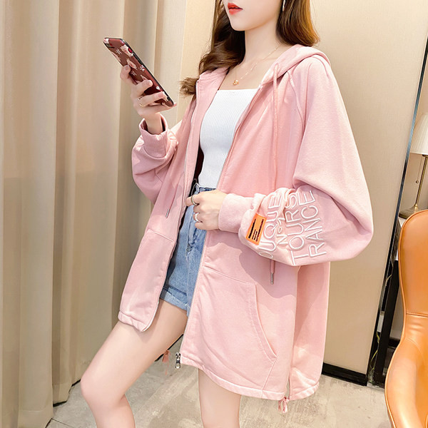 Ingyenes női pulóver hímzett felirattal és kapucnival