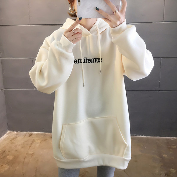 Hanorac de iarnă de damă cu glugă și elemente 3D