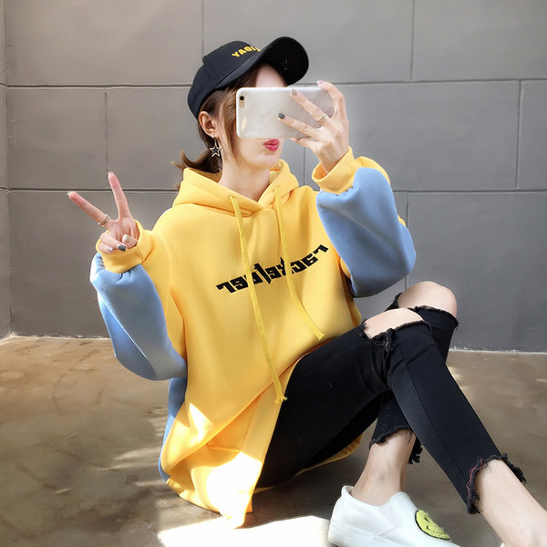 Hanorac larg de damă cu inscripție și cravate