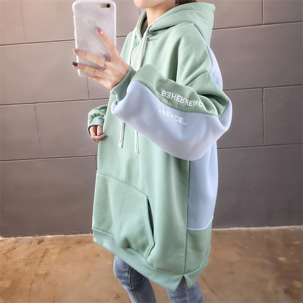 Hanorac larg de damă cu inscripție și cravate