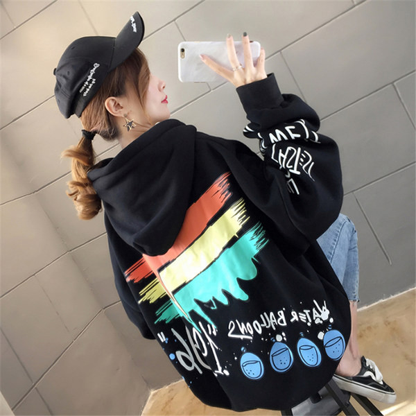 Széles modell női pulóver színes rátéttel és kapucnival