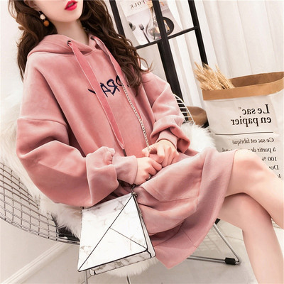 Széles női pulóver rátéttel - két színben