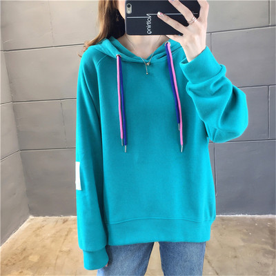 Model larg de hanorac de zi cu zi cu glugă și cravate