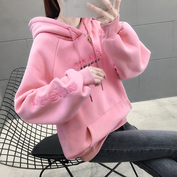 Új modell női pulóver két színben hímzéssel