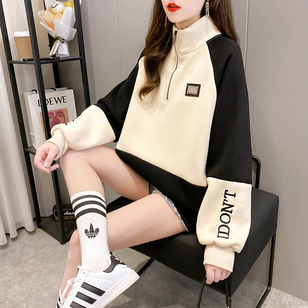 Női széles pulóver magas gallérral és cipzárral