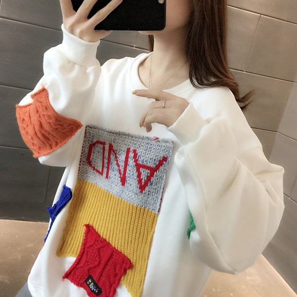 Pulover de iarnă de damă cu decolteu oval și inscripție