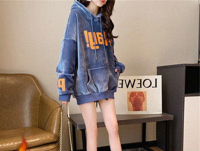 Καθημερινό  γυναικείο φούτερ με επιγραφή και κορδόνια - φαρδύ μοντέλο