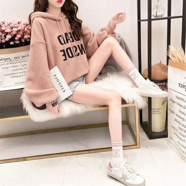 Γυναικείο χειμωνιάτικο φούτερ με επιγραφή και κουκούλα