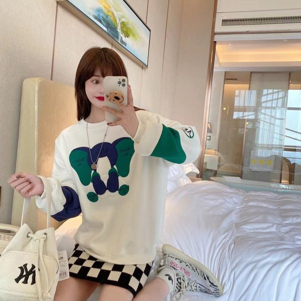 Rudens-ziemas sporta krekls ar aplikāciju un siltu oderi