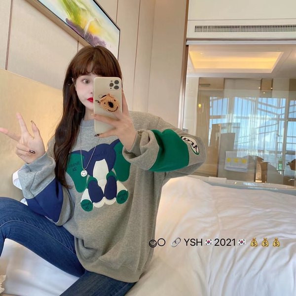 Rudens-ziemas sporta krekls ar aplikāciju un siltu oderi