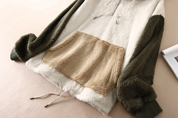 Γυναικείο πουπουλένιο φούτερ με τσέπη και κουκούλα