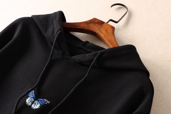 Hanorac pentru bărbați cu broderie alb-negru