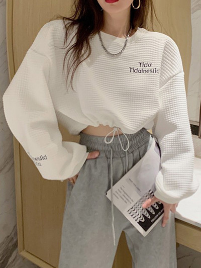 Hanorac scurt de dama cu cravate si gluga