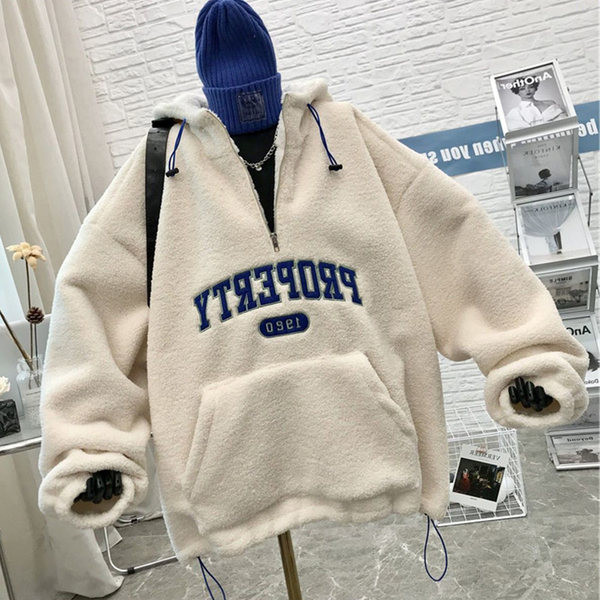 Hanorac de dama model larg cu inscriptie si gluga brodata