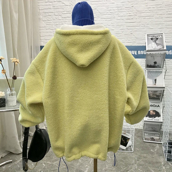 Hanorac de dama model larg cu inscriptie si gluga brodata