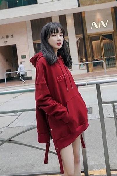 Μοντέρνο γυναικείο φαρδύ φούτερ με κουκούλα