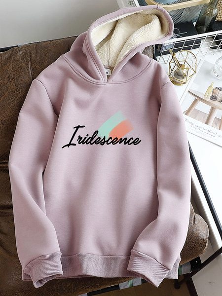 Hanorac modern cu glugă și mâneci lungi