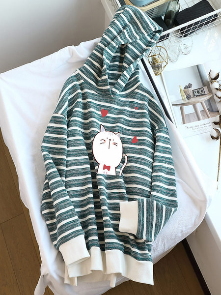 Női csíkos pulóver rátéttel