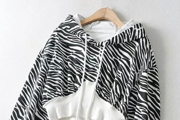 Γυναικείο κοντό φούτερ με κουκούλα και κορδόνια 