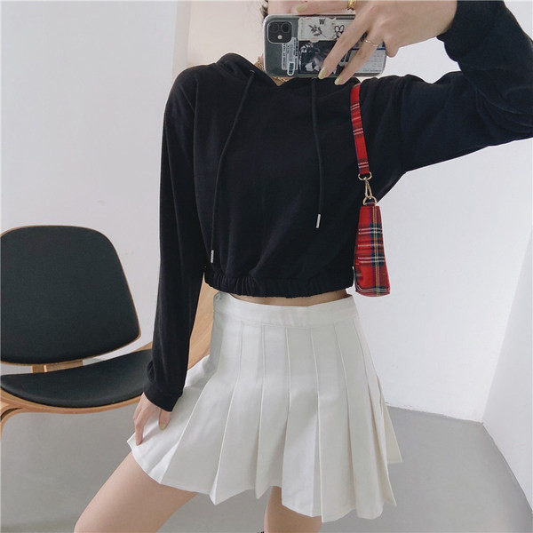 Napi pulóver kapucnis piros és fekete színben