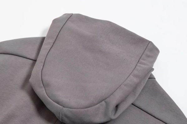 Κοντό γυναικείο φούτερ με ασύμμετρο κούμπωμα