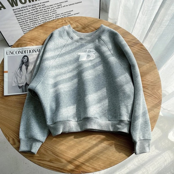 Κοντό γυναικείο φούτερ με στάμπα