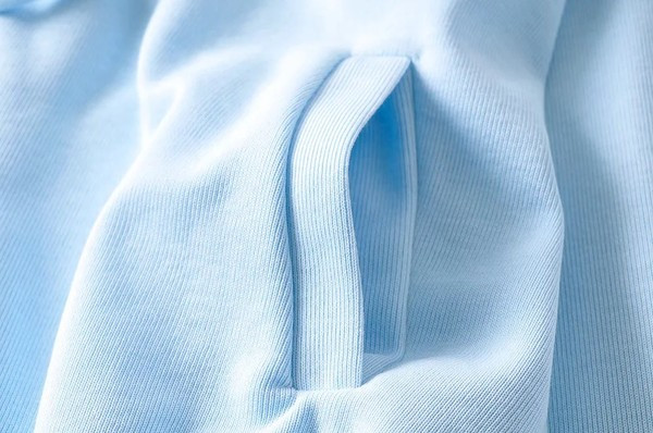 Κοντό καθημερινό φούτερ με κορδόνια και κουκούλα