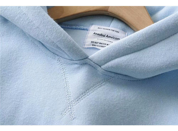 Hanorac de dama model simplu cu gluga