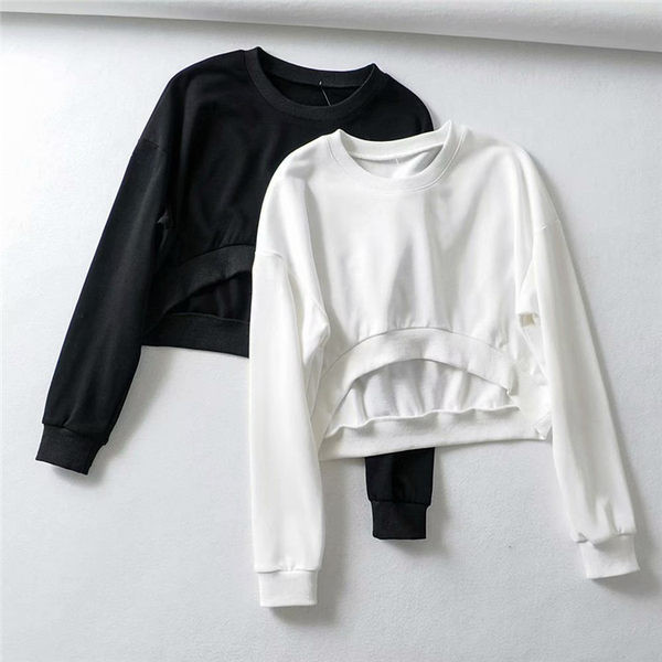 Rövid női blúz ovális nyakkivágással és hosszú ujjal