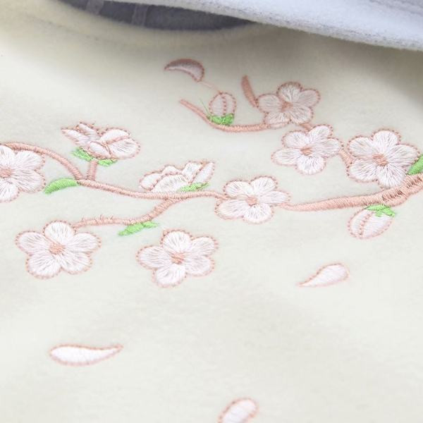 Γυναικείο φούτερ με κέντημα και κουκούλα