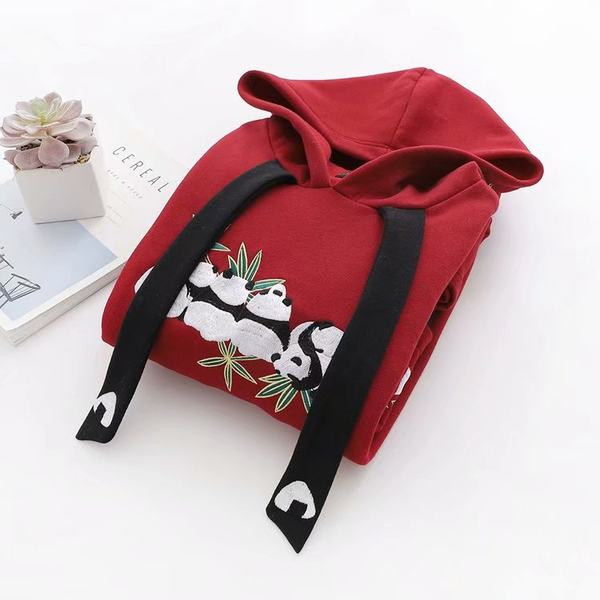 Hanorac lung de dama cu gluga si aplicatie colorata