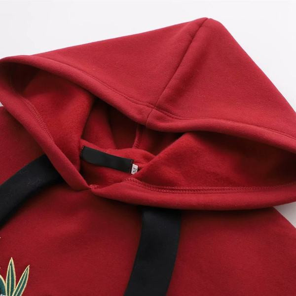 Hanorac lung de dama cu gluga si aplicatie colorata