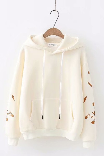 Női pulóver kapucnival és több színben hímzéssel