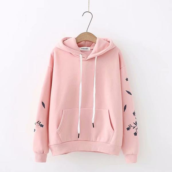 Női pulóver kapucnival és több színben hímzéssel