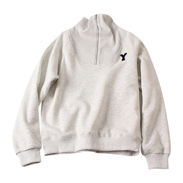 Μοντέρνο γυναικείο φούτερ με ψηλό γιακά και κέντημα