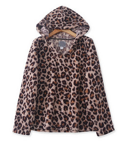 Γυναικείο φούτερ με κουκούλα σε animal print