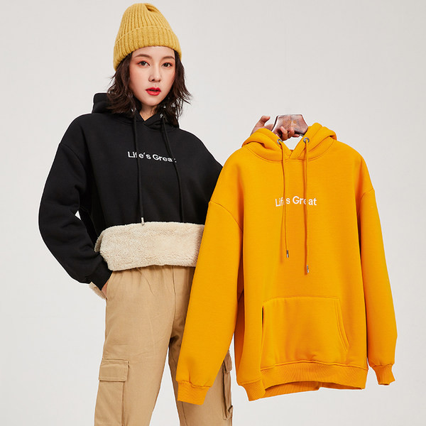 Ζεστό γυναικείο φούτερ με μπροστινή τσέπη