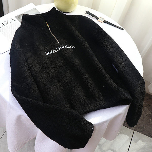 Hanorac de damă din puf cu fermoar și broderie