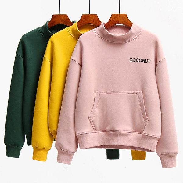 Női pulóver meleg béléssel és magas gallérral