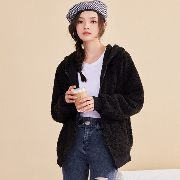 Γυναικείο πουπουλένιο φούτερ με τσέπη και κουκούλα