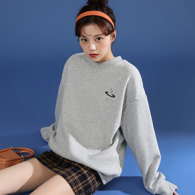 Női téli blúz kerek nyakkivágással és meleg béléssel