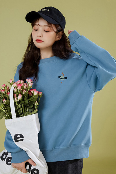 Női téli blúz kerek nyakkivágással és meleg béléssel