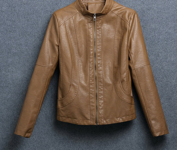 Új modell bőrdzseki ovális nyakkivágással nőknek