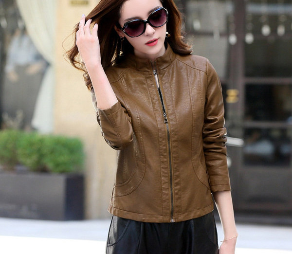 Új modell bőrdzseki ovális nyakkivágással nőknek