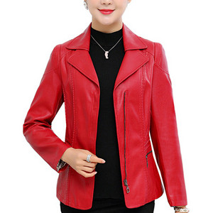 Ženska kožna jakna s klasičnim ovratnikom i džepom